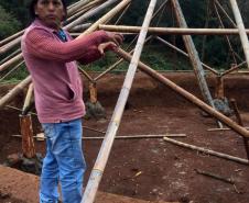 Bioconstrução - memorial etnias na aldeia indígena Rio das Cobras em Nova Laranjeiras.