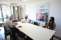 O Superintendente Mauro Rockenbach e a assistente Desireé Santiago receberam o Sr. Roberto Baggio, da Direção Nacional do Movimento dos Trabalhadores Rurais Sem-Terra (MST).