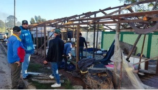 om conquista de pauta, comunidade Tiradentes II encerra vigília de 215 dias - Pedro Carrano