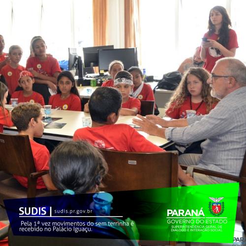 Pela 1ª vez Movimento dos Sem Terrinha é recebido no Palácio Iguaçu