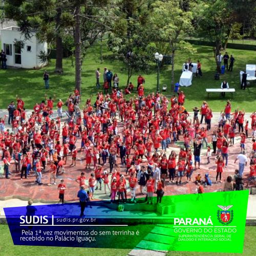 Pela 1ª vez Movimento dos Sem Terrinha é recebido no Palácio Iguaçu