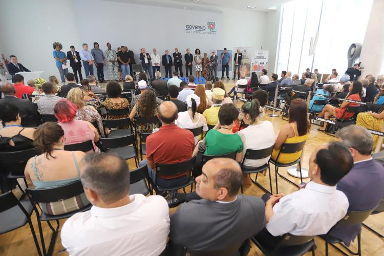 Governo do paraná  Institui GT de Povos e Comunidades Tradicionais