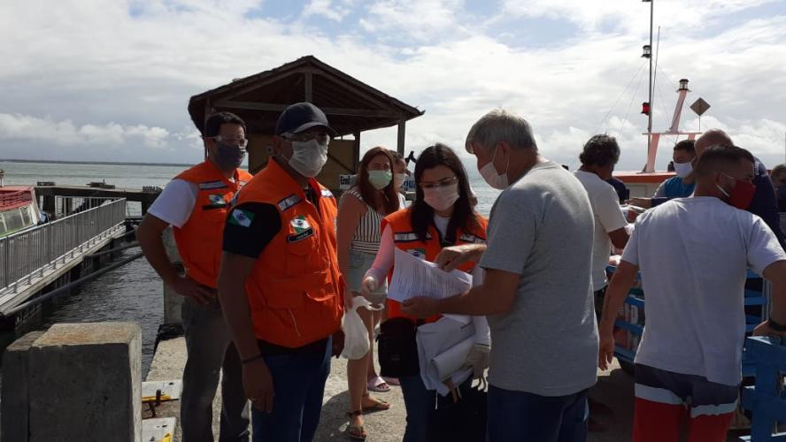 GT de Povos e Comunidades Tradicionais com ajuda de SGAS entrega 200 cestas básicas a comunidade da Ilha do Mel