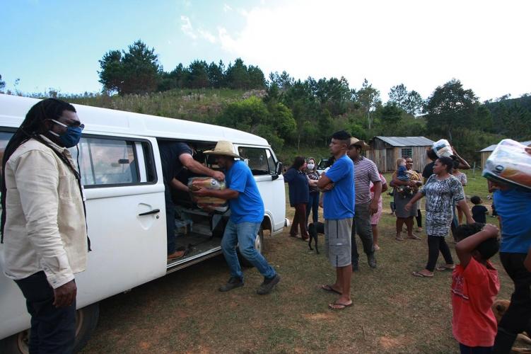 Governo do Estado entrega alimentos para comunidades quilombolas da região de Doutor Ulisses.