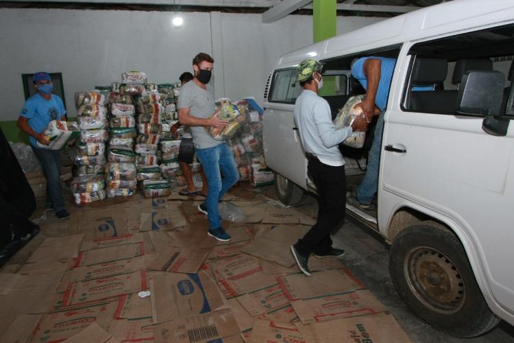 Governo realiza Mega operação para distribuir ajuda emergencial nas ilhas do Paraná.