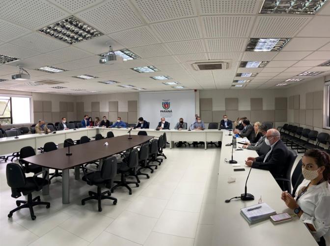 Grupo de Trabalho que planeja a retomada econômica do Paraná. Se reúne e define primeiras estratégias