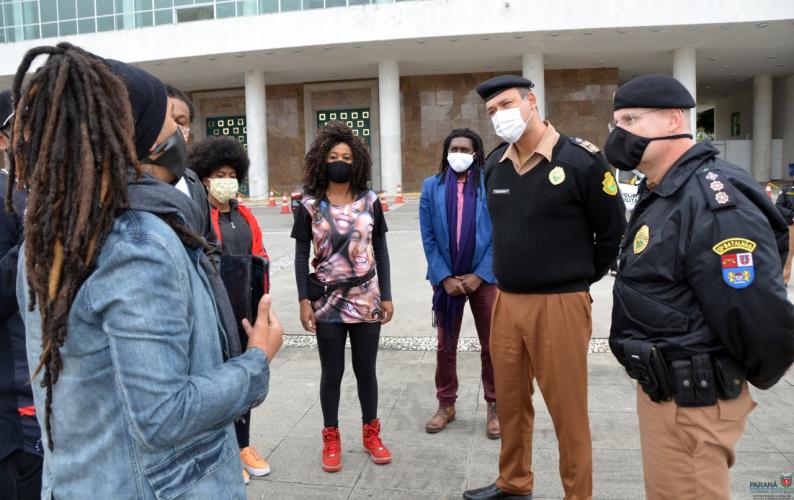 SUDIS participa de ato simbólico promovido pelo Movimento Negro em repúdio ao vandalismo em manifestações.