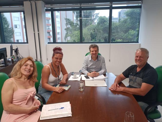 Superintendente Roland Rutyna participa de Reunião com o novo Superintendente do INCRA no Paraná.