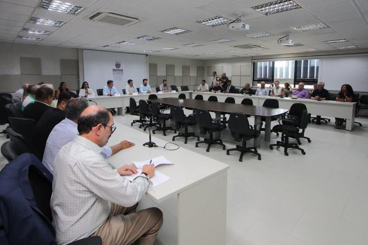 Pimentel toma posse e preside a primeira Reunião Extraordinária do ConCidades /PR