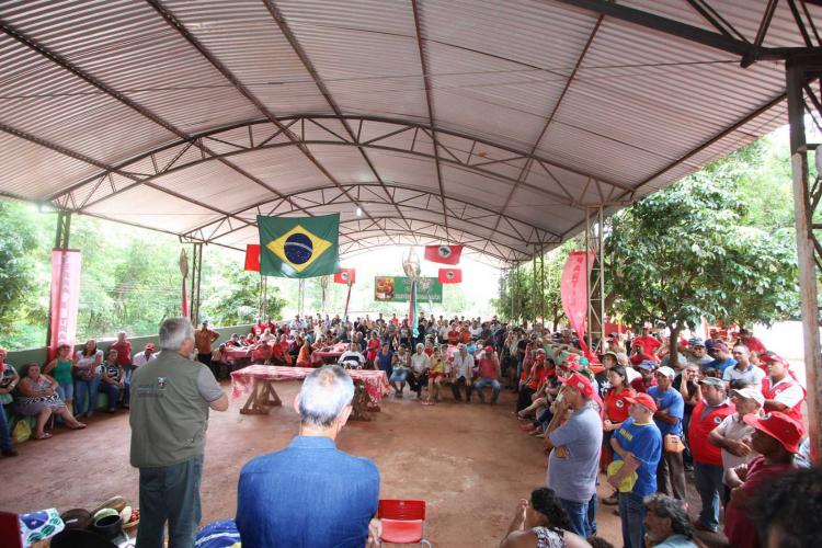 Assembleia com famílias do Assentamento Fidel Castro em Centenário do Sul