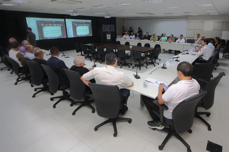 Pimentel toma posse e preside a primeira Reunião Extraordinária do ConCidades /PR