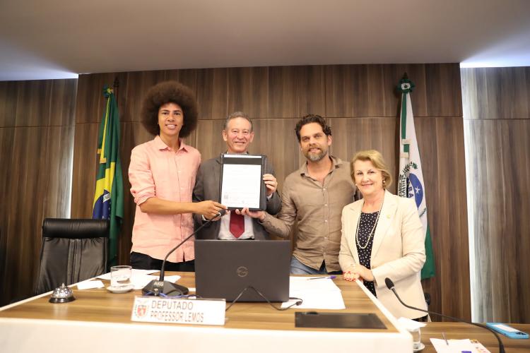 Reunião ocorreu na manhã de segunda-feira (26), no Auditório Legislativo.