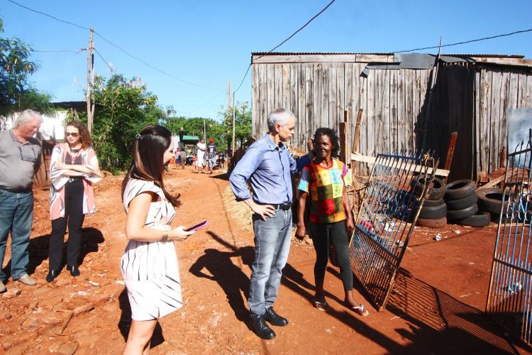 A Comissão Soluções de Conflitos Fundiários do Tribunal de Justiça do Paraná desempenhou um papel crucial na mediação de um acordo histórico em Londrina, que beneficiará aproximadamente 1000 famílias.