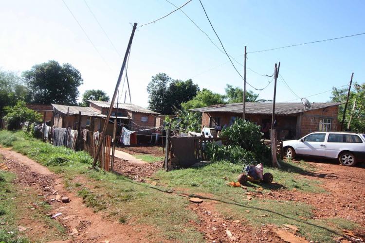 A Comissão Soluções de Conflitos Fundiários do Tribunal de Justiça do Paraná desempenhou um papel crucial na mediação de um acordo histórico em Londrina, que beneficiará aproximadamente 1000 famílias.