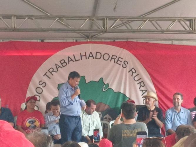 Após 21 anos de luta e resistência, a comunidade Emiliano Zapata, localizada no município de Ponta Grossa, nos Campos Gerais do Paraná, finalmente conquistou oficialmente a posse da terra. São agora 70 famílias assentadas, marcando um momento histórico para a região. No último sábado (16), um ato de celebração reun