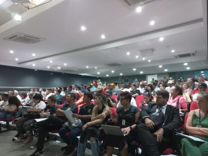 Governo do Estado recebe no Palácio das Araucária mais uma reunião da Campanha Despejo Zero