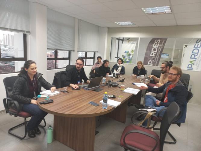 Servidor da SUDIS oferece curso para equipe do IPARDES