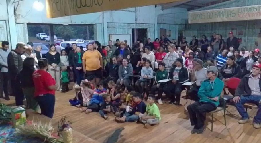 Comunidade Chico Mendes recebe visita de autoridades para discutir conflitos fundiários
