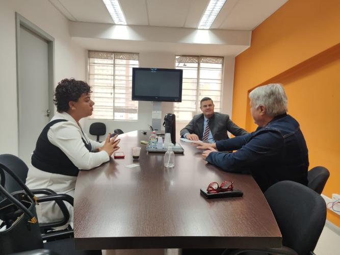 SUDIS discute criação de Grupo de Trabalho sobre Conflitos Fundiários em reunião com a COHAB-CT