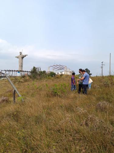 Visita da SUDIS a Bolsa Nova: Acordo sobre demarcação e cercamento de Área Indígena