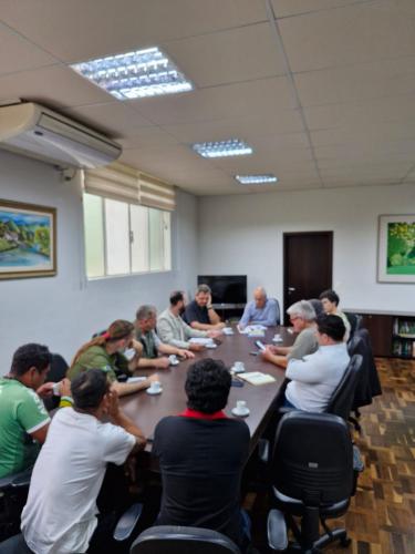 Reunião discute construção de casas sustentáveis para indígenas no Parque do Mate