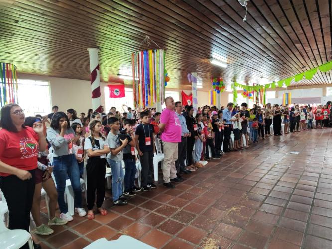 Superintendência participa de encontro das Crianças Sem Terrinha e alerta sobre o Outubro Rosa