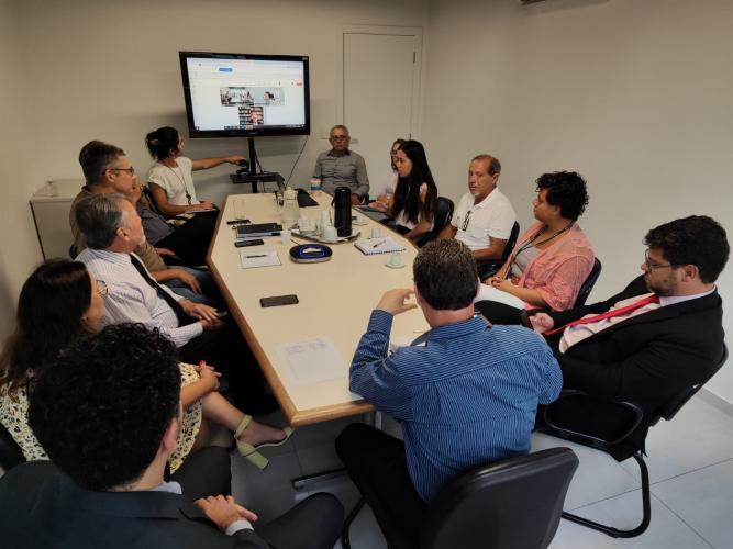 SUDIS representa Governo do Estado em uma reunião no INCRA/PR.