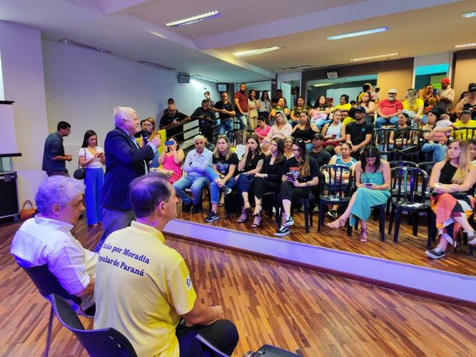 assinatura para construção de casas populares em Ponta Grossa