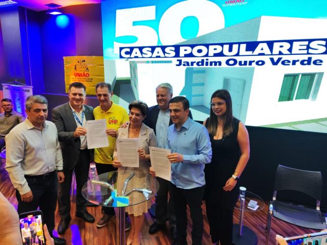 assinatura para construção de casas populares em Ponta Grossa