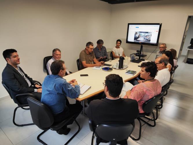SUDIS representa Governo do Estado em uma reunião no INCRA/PR.