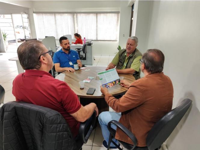 Sudis realiza reuniões e visitas em Francisco Beltrão para avançar na regularização fundiária