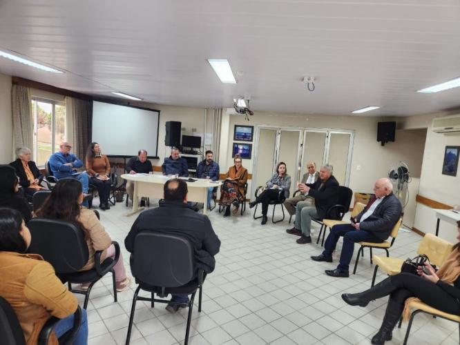 SUDIS e IAT promovem diálogo institucional com representantes indígenas