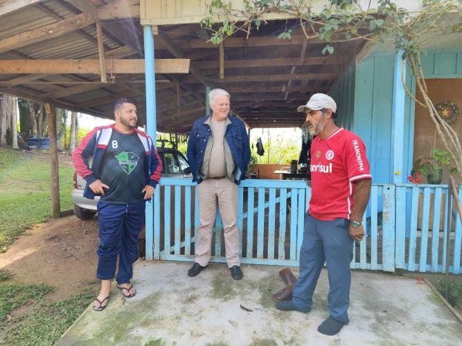 Governo do Paraná fortalece diálogo com comunidades tradicionais e trabalhadores rurais no Extremo Sul