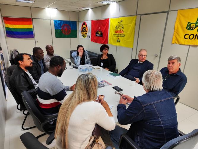 SUDIS recebe representantes da Associação de Moradores Jardim Veneza, de Campo Magro