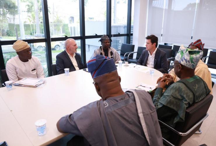SUDIS promove encontro entre Governo do Paraná e comitiva da Nigéria