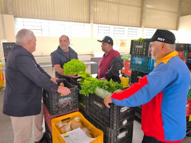 SUDIS visita Mercadão Popular em Castro e reforça diálogo com produtores rurais