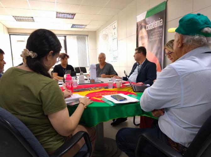Reunião na SUDIS debate conflitos fundiários e encaminha demandas do acampamento em Xambrê