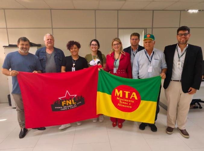 Reunião na SUDIS debate conflitos fundiários e encaminha demandas do acampamento em Xambrê