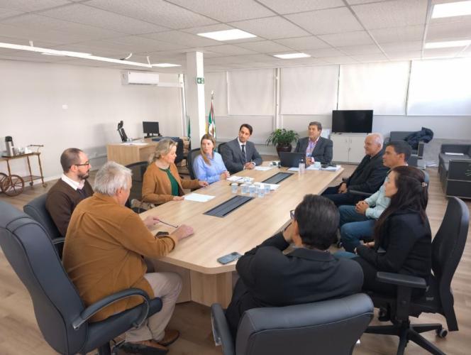 SUDIS participa de reunião na SEJU para tratar da situação de famílias acampadas em Xambrê