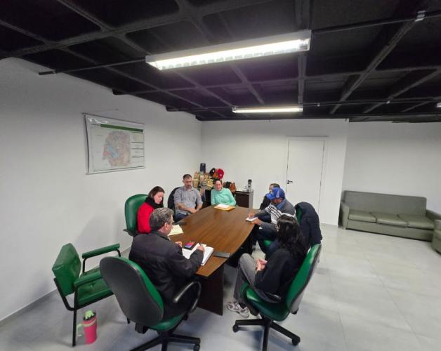 SUDIS participa de reunião sobre assentamento em Peabiru