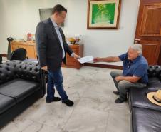 O superintendente Roland Rutyna, em reunião com Darlan Scalco, chefe de gabinete do Governador Ratinho Junior.