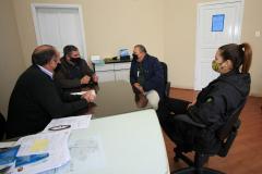  Reunião com o Prefeito José Altair Moreira (O Gringo), o Vice Prefeito Professor Claudemir Pereira e a moradora de Tijucas do Sul.
