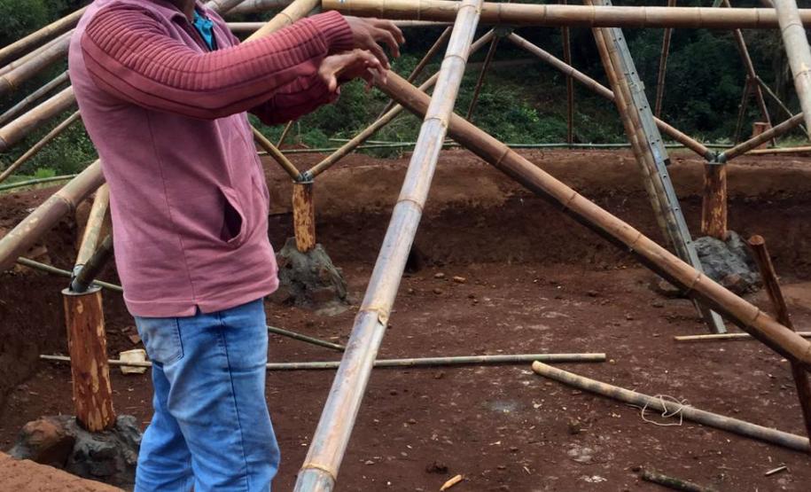 Bioconstrução - memorial etnias na aldeia indígena Rio das Cobras em Nova Laranjeiras.