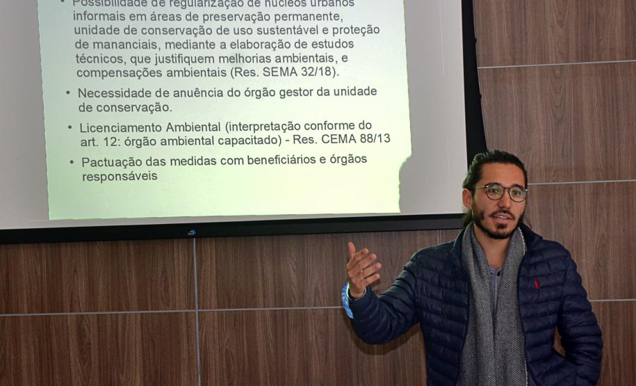 REGULARIZAÇÃO FUNDIÁRIA URBANA E POLÍTICAS DE MORADIA.