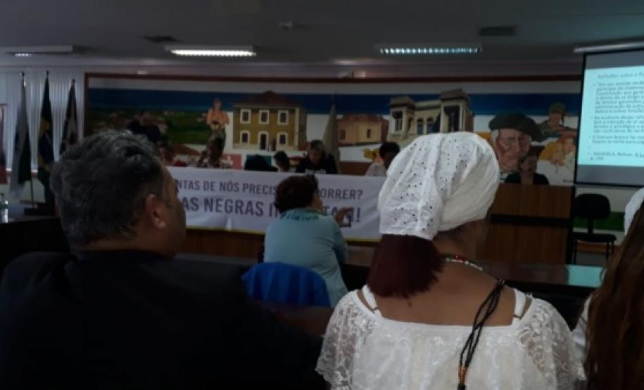 SUDIS participa de discussão sobre igualdade racial na Câmara Municipal de Curitiba.