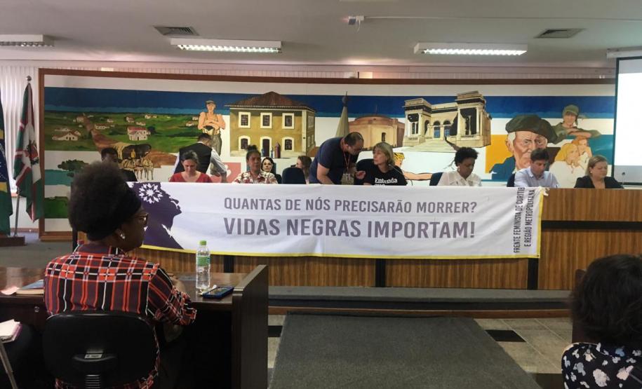 SUDIS participa de discussão sobre igualdade racial na Câmara Municipal de Curitiba.