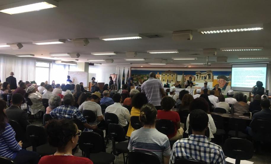 SUDIS participa de discussão sobre igualdade racial na Câmara Municipal de Curitiba.