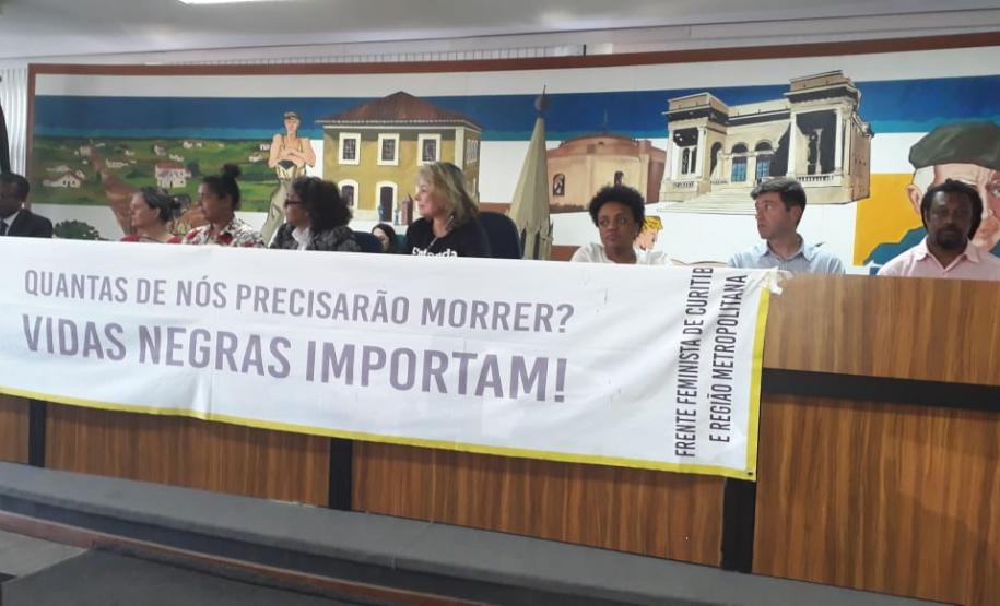 SUDIS participa de discussão sobre igualdade racial na Câmara Municipal de Curitiba.