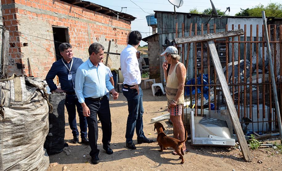 SUDIS acompanha Secretário de Estado de Planejamento em visita a terreno em São José dos Pinhais.