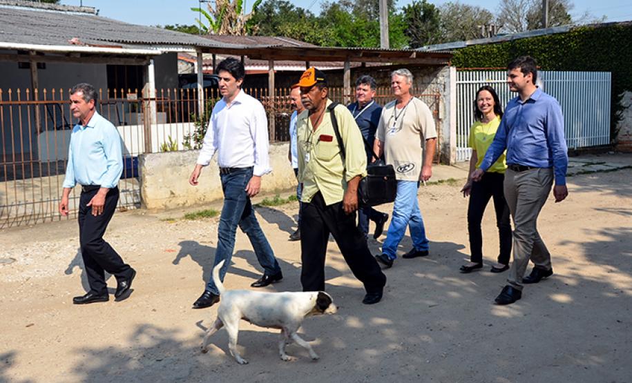SUDIS acompanha Secretário de Estado de Planejamento em visita a terreno em São José dos Pinhais.